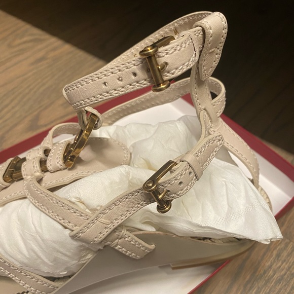 Salvatore Ferragamo Beige Leather Sharise Gladiator Sandals Size 10.5. NWT - Picture 6 of 16